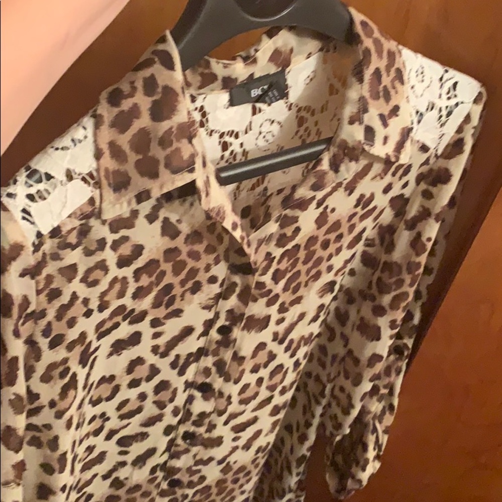 Leopard sheer buttonup - Picture 2 of 5